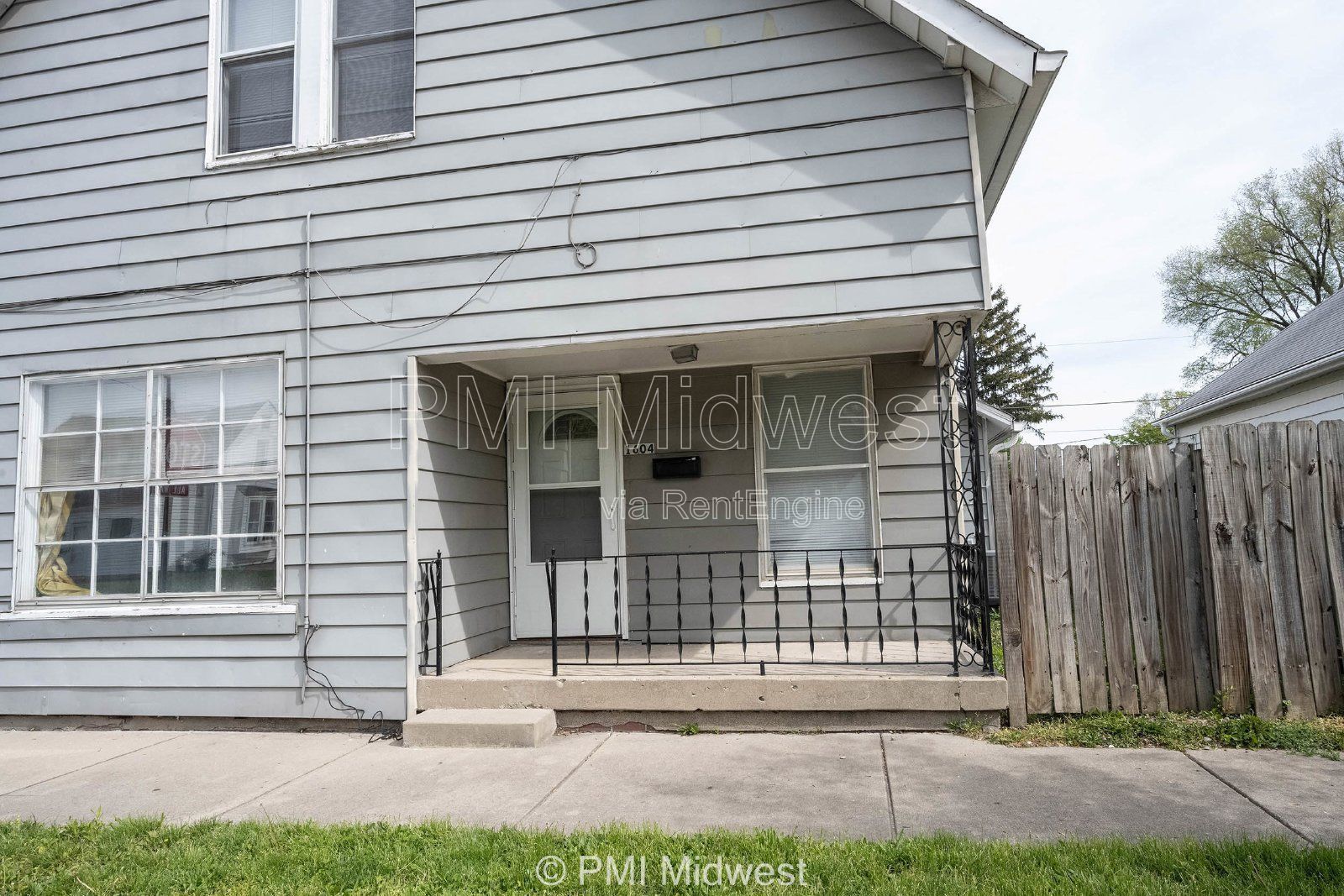 Charming 2 Bed Duplex in Indianapolis with Spacious Layout and Prime Location! property image