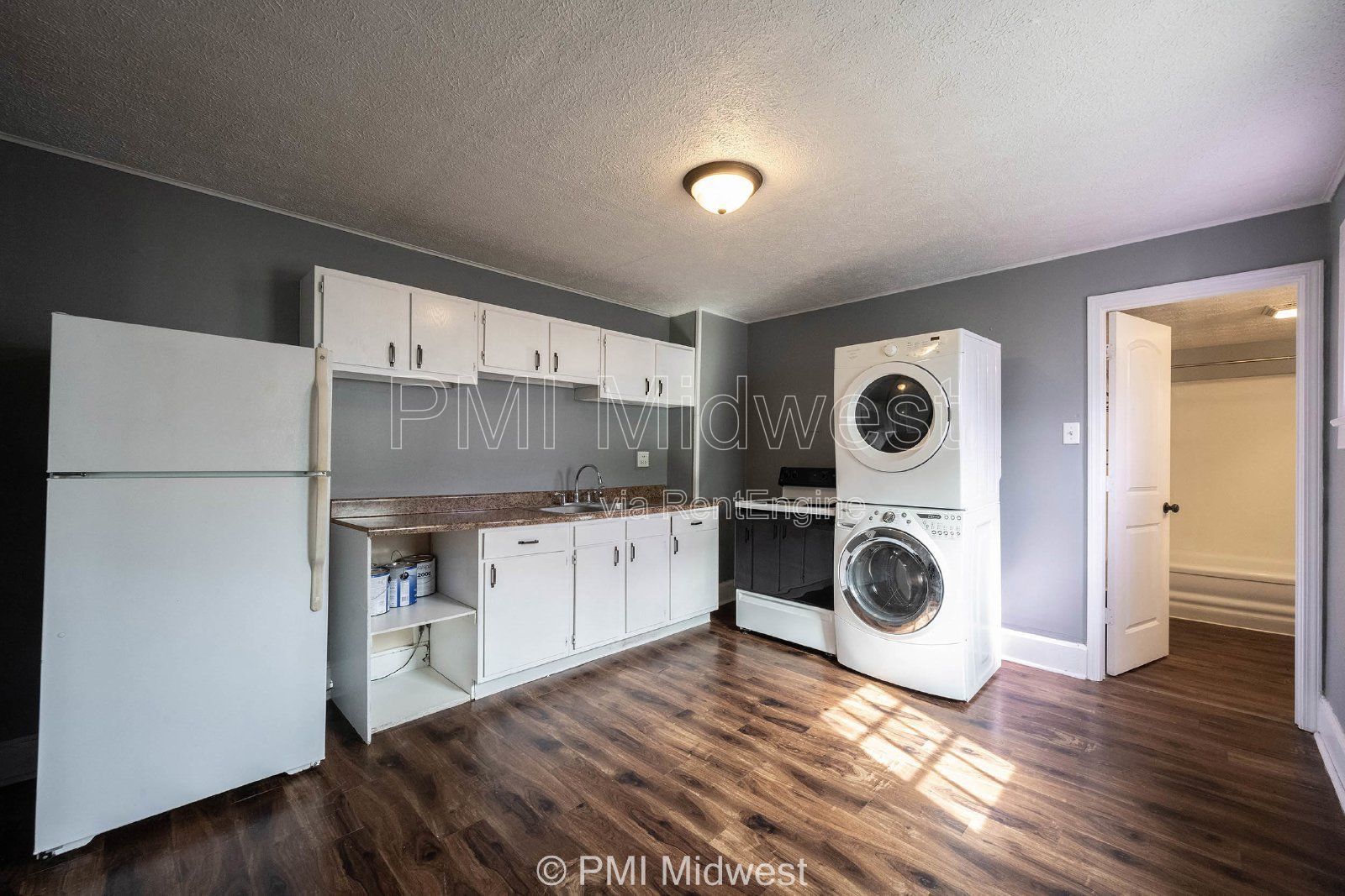 Charming 2 Bed Duplex in Indianapolis with Spacious Layout and Prime Location! property image
