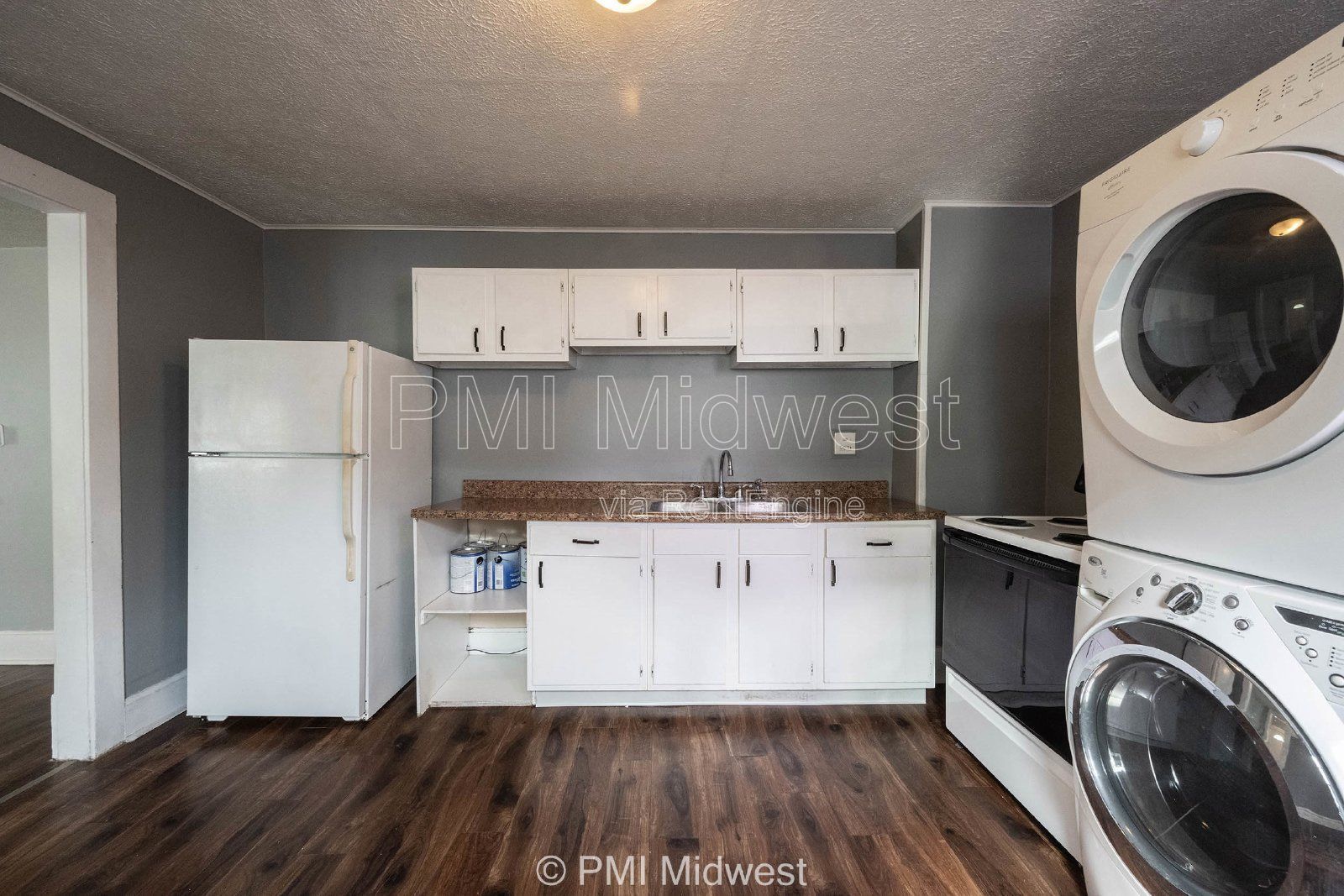 Charming 2 Bed Duplex in Indianapolis with Spacious Layout and Prime Location! property image