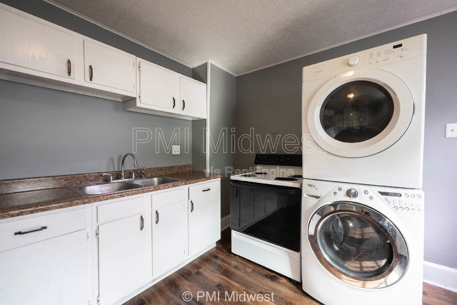 Charming 2 Bed Duplex in Indianapolis with Spacious Layout and Prime Location! property image