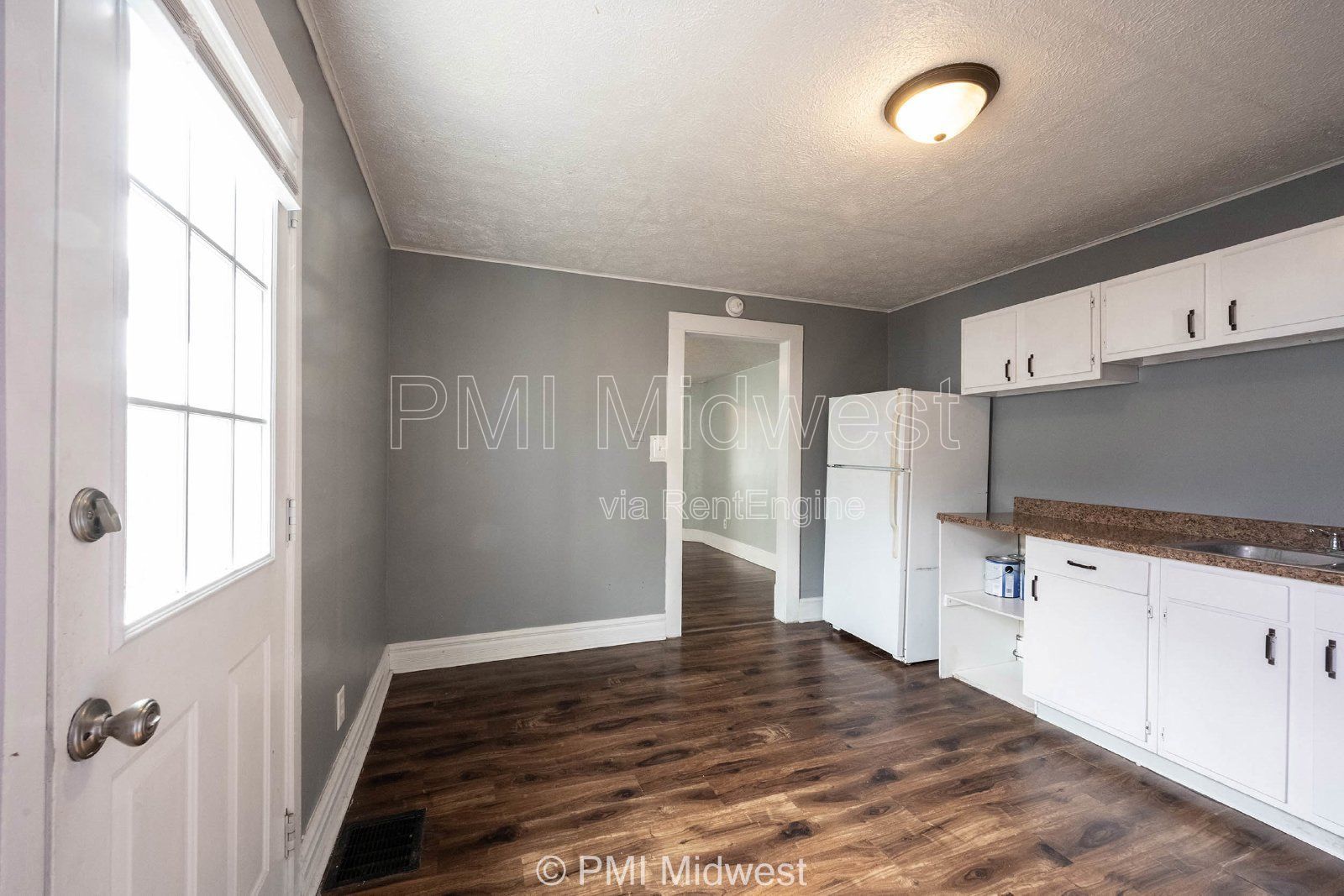 Charming 2 Bed Duplex in Indianapolis with Spacious Layout and Prime Location! property image