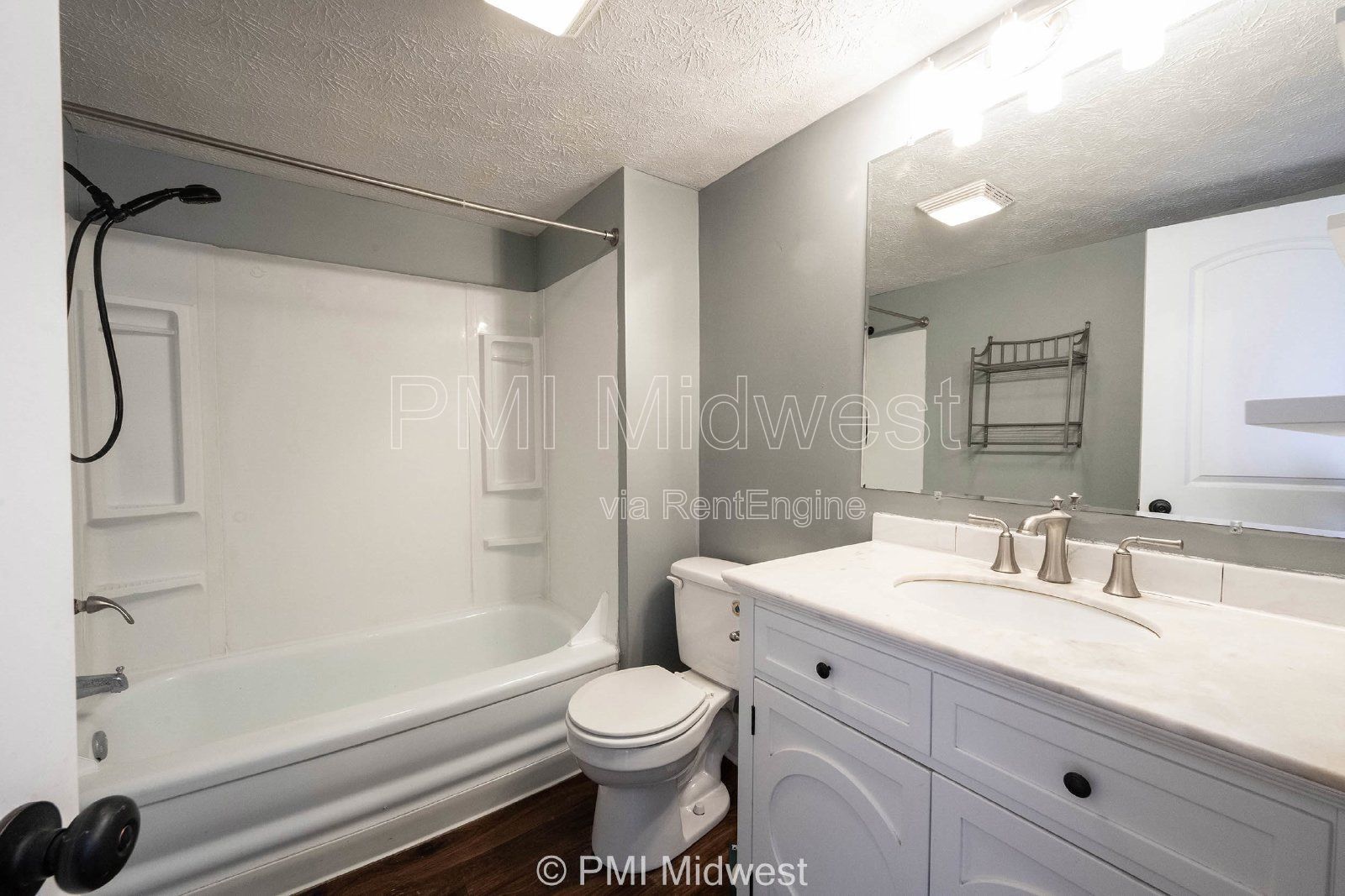 Charming 2 Bed Duplex in Indianapolis with Spacious Layout and Prime Location! property image