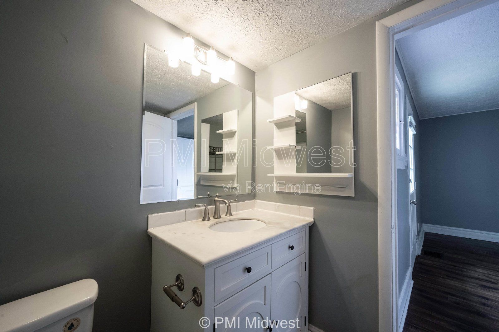 Charming 2 Bed Duplex in Indianapolis with Spacious Layout and Prime Location! property image