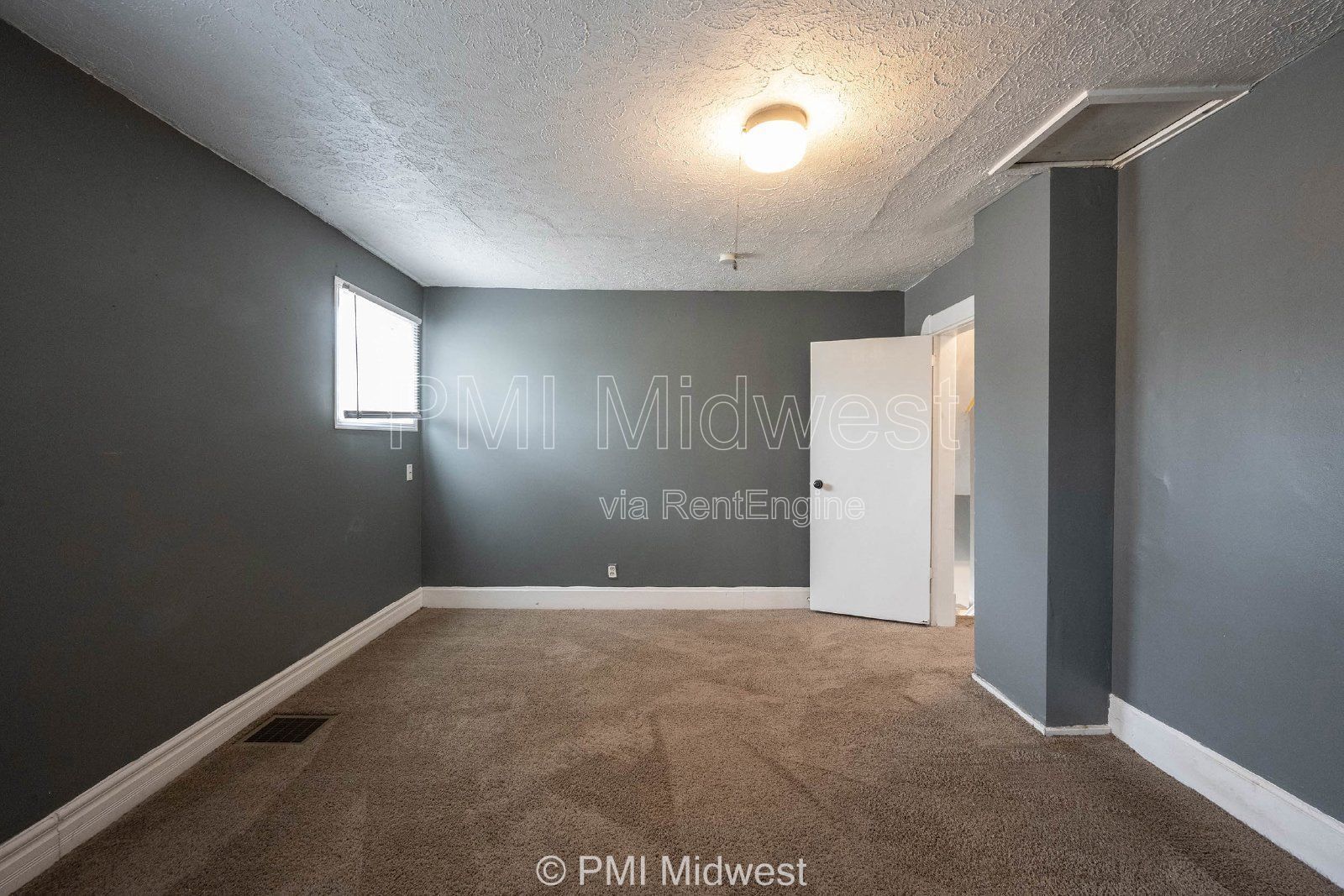 Charming 2 Bed Duplex in Indianapolis with Spacious Layout and Prime Location! property image