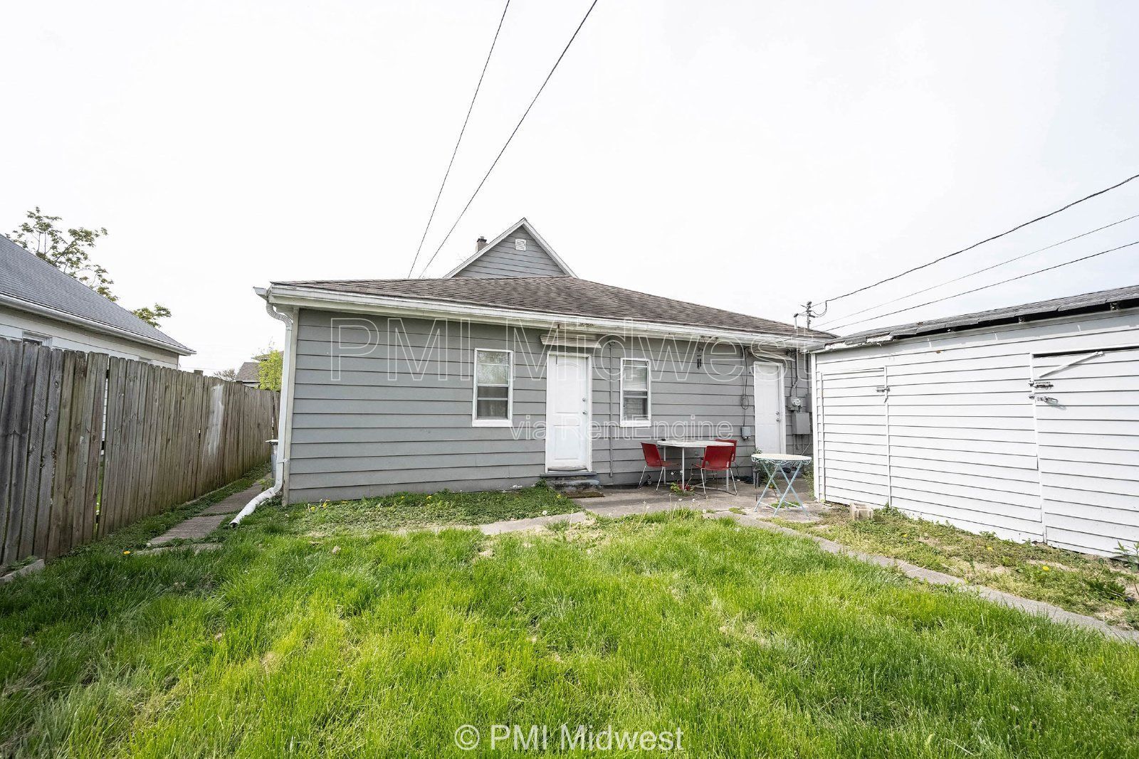 Charming 2 Bed Duplex in Indianapolis with Spacious Layout and Prime Location! property image