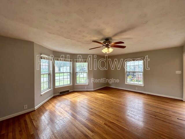 Elegant 2-Bedroom Condo in Broad Ripple with Gated Entry & Private Garage property image