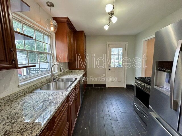 Elegant 2-Bedroom Condo in Broad Ripple with Gated Entry & Private Garage property image