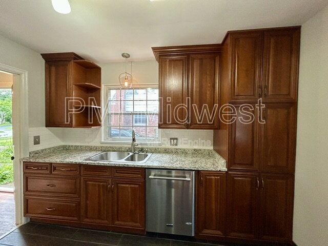 Elegant 2-Bedroom Condo in Broad Ripple with Gated Entry & Private Garage property image