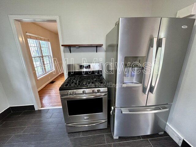 Elegant 2-Bedroom Condo in Broad Ripple with Gated Entry & Private Garage property image