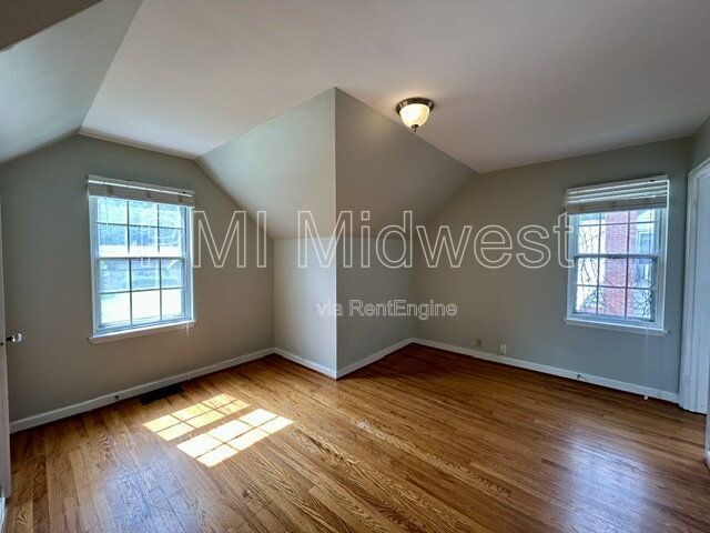 Elegant 2-Bedroom Condo in Broad Ripple with Gated Entry & Private Garage property image