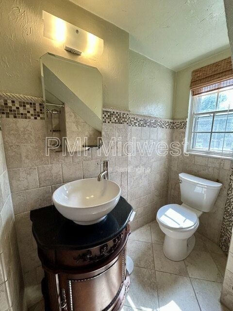 Elegant 2-Bedroom Condo in Broad Ripple with Gated Entry & Private Garage property image