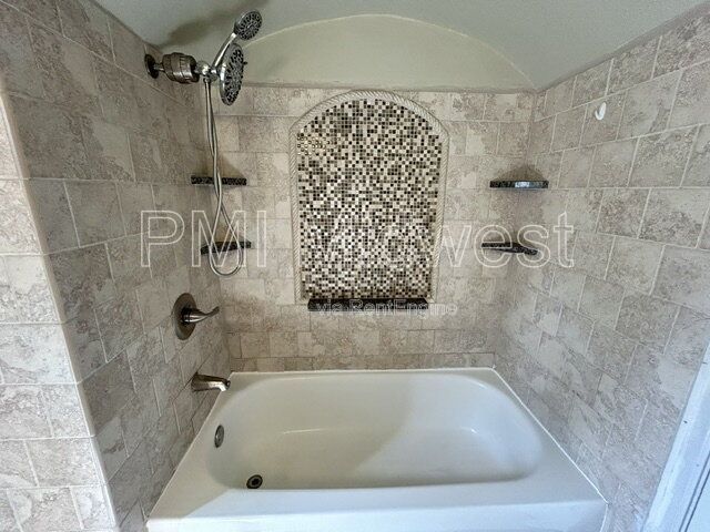 Elegant 2-Bedroom Condo in Broad Ripple with Gated Entry & Private Garage property image