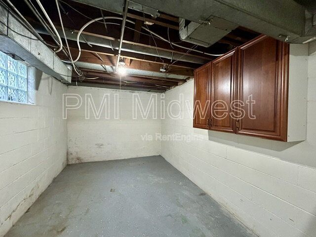 Elegant 2-Bedroom Condo in Broad Ripple with Gated Entry & Private Garage property image