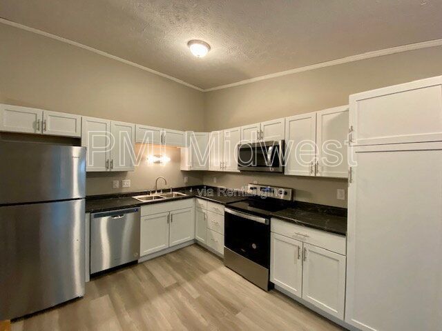 Ranch Style Home in Center Grove property image