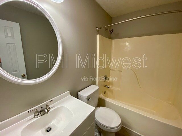 Ranch Style Home in Center Grove property image