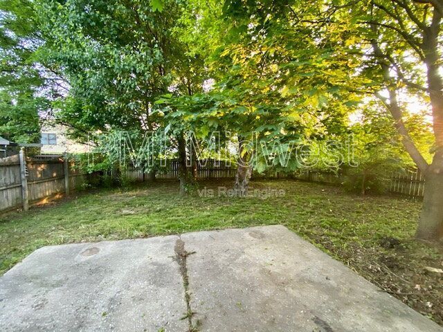 Ranch Style Home in Center Grove property image