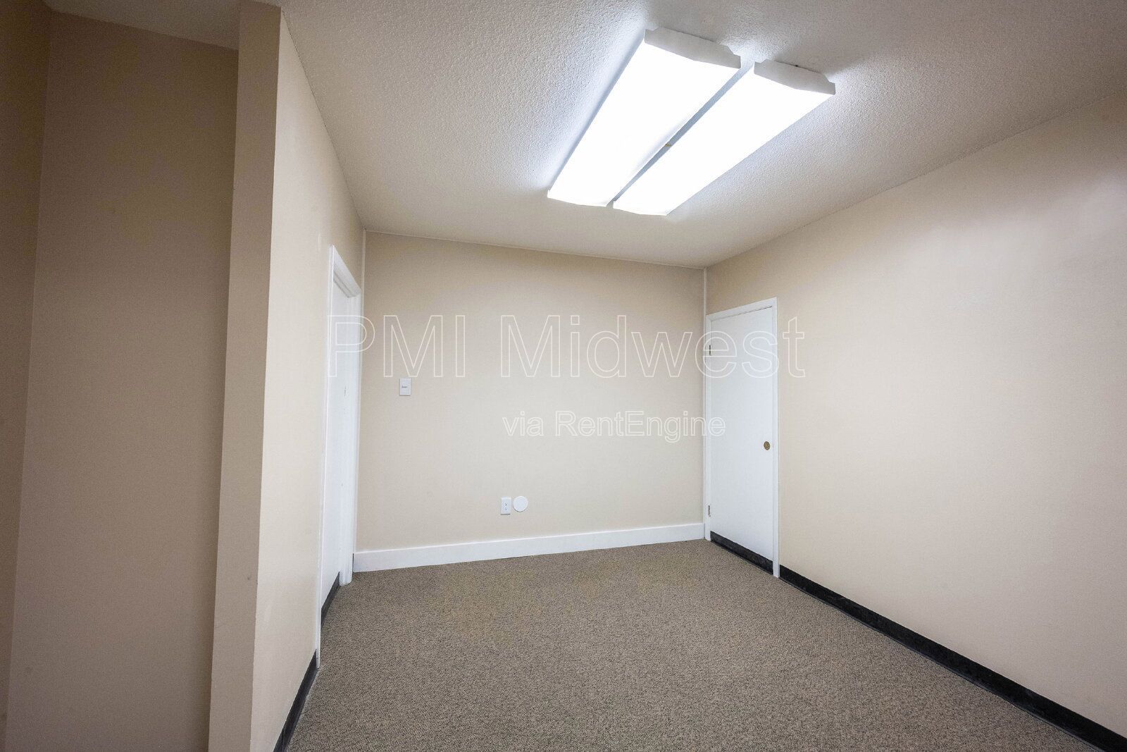 Professional Office/Retail Space Near I-465 & Keystone property image