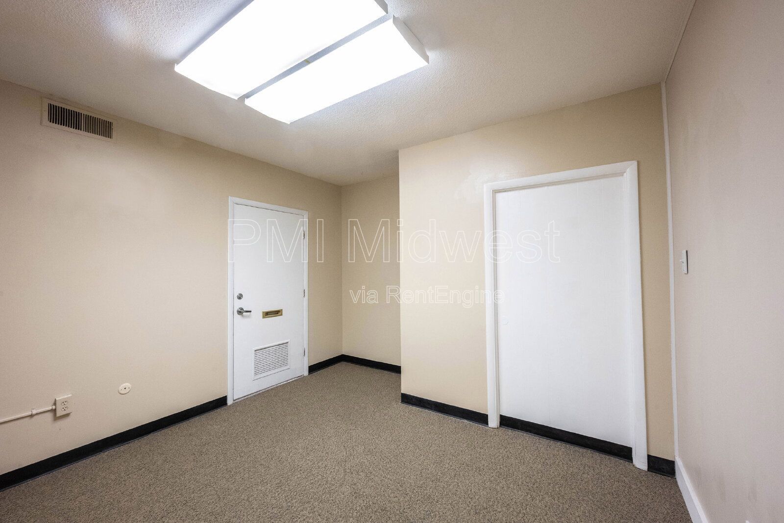 Professional Office/Retail Space Near I-465 & Keystone property image