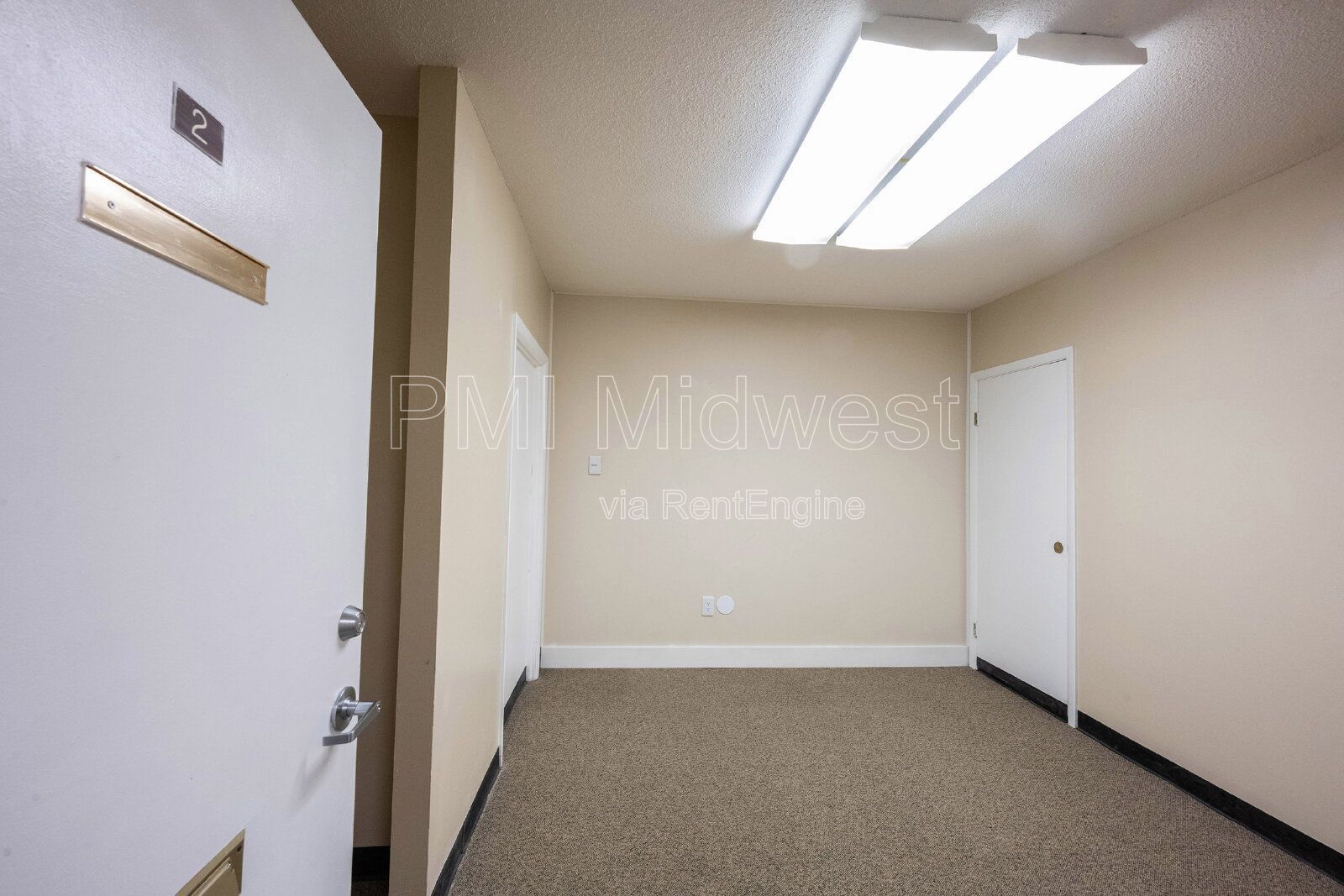 Professional Office/Retail Space Near I-465 & Keystone property image