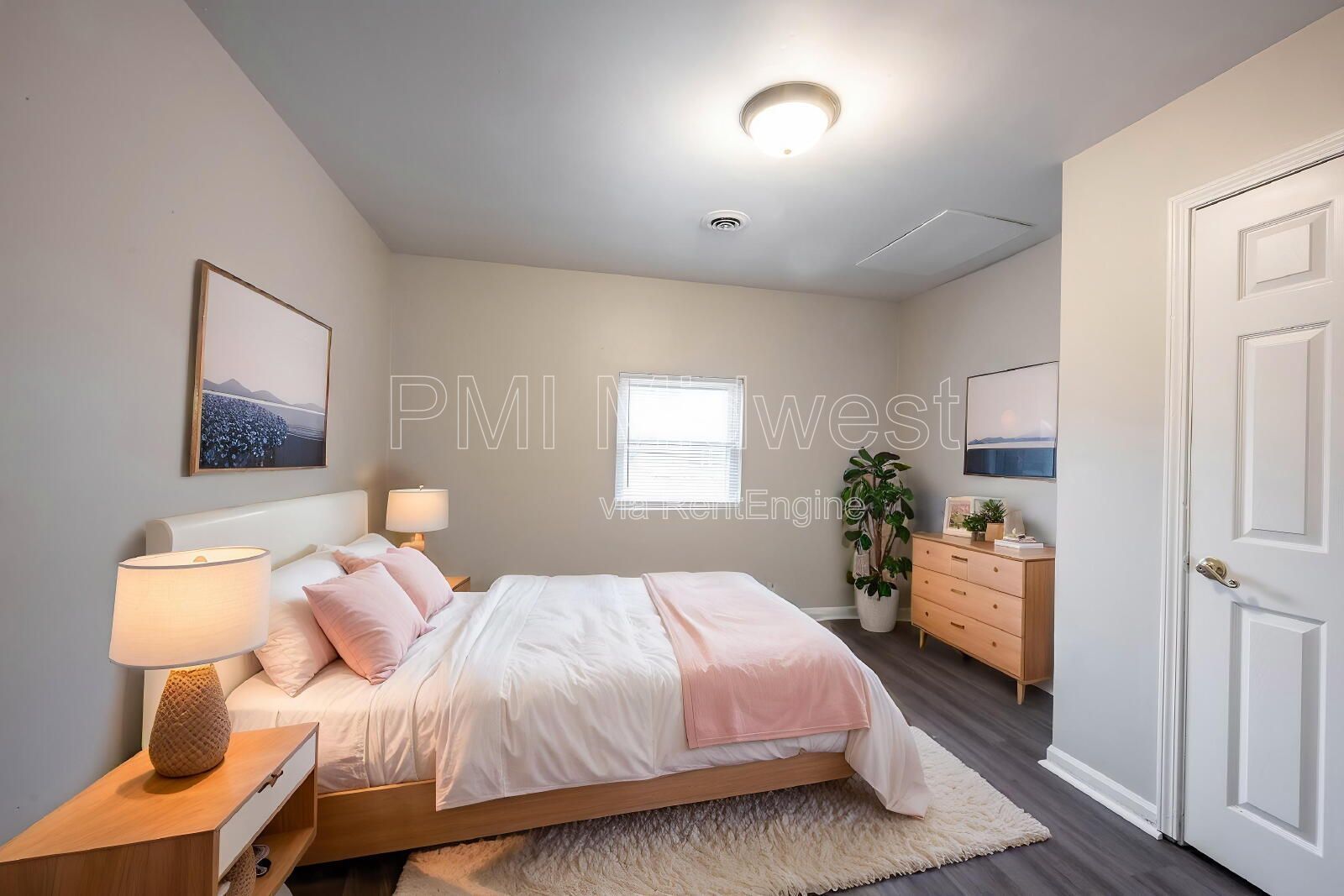 Modern Duplex in Prime Location - Perfect Rental Opportunity in Indianapolis! property image