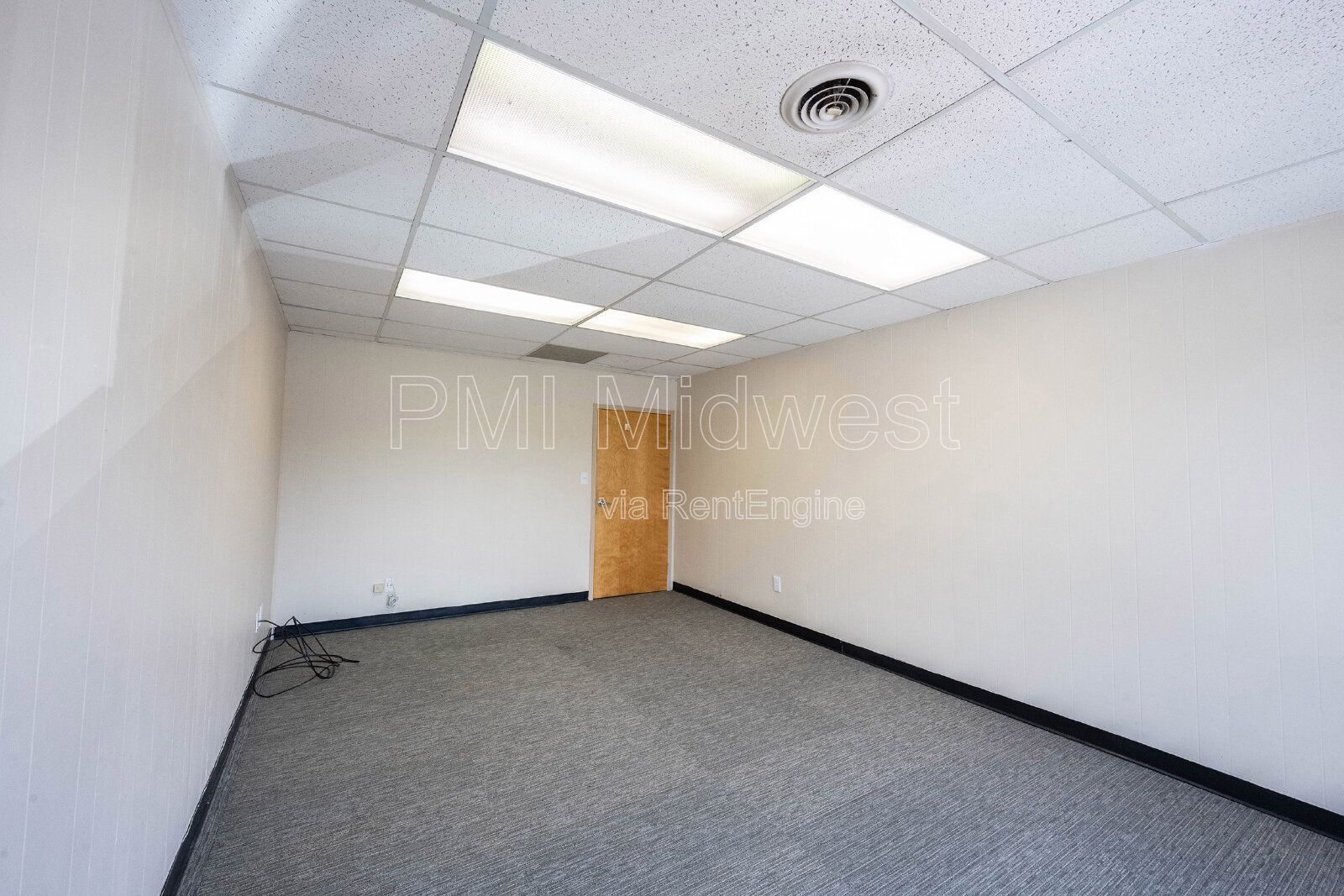 Perfect Home office away from home! property image