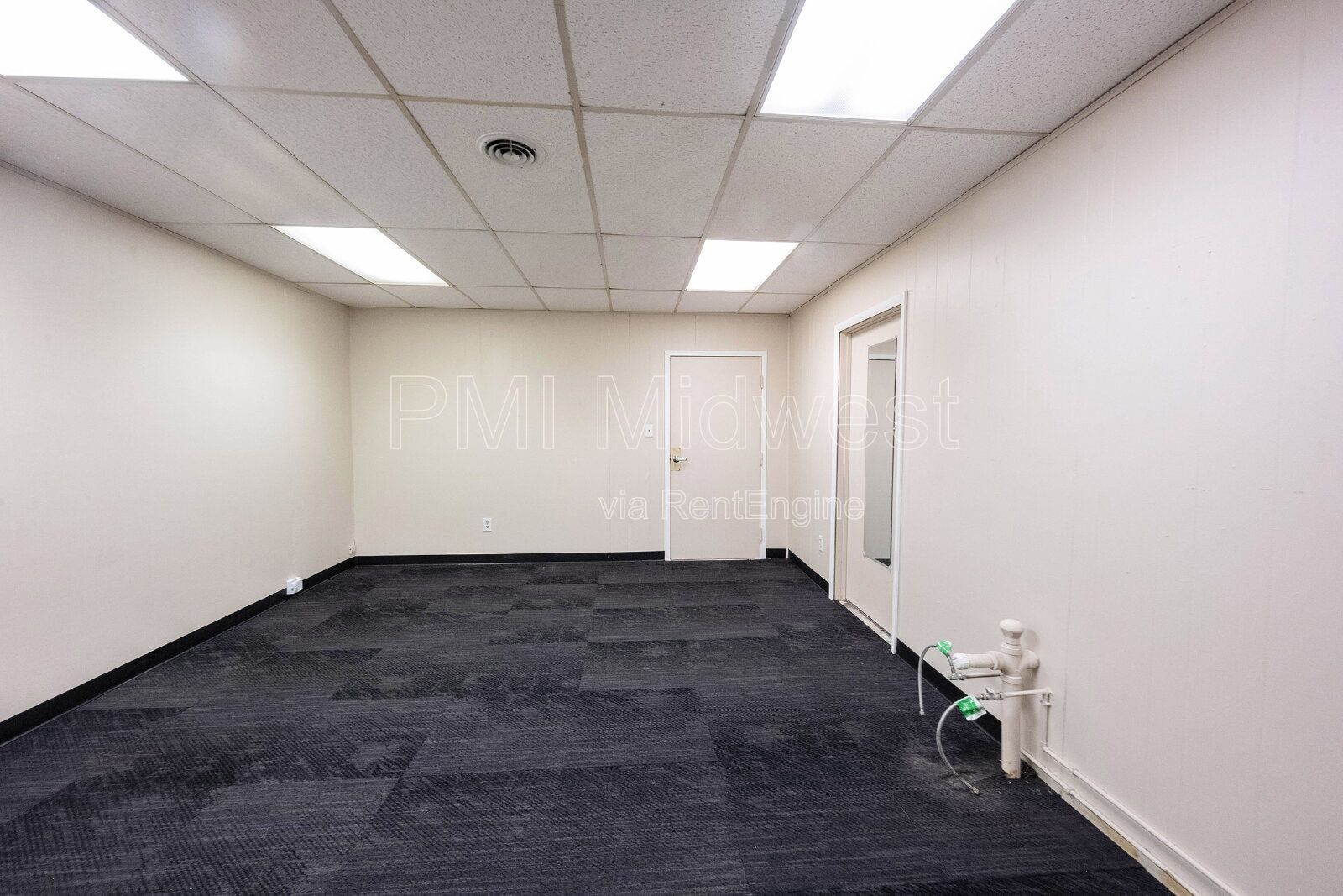 Small Salon Space located in Indianapolis! property image