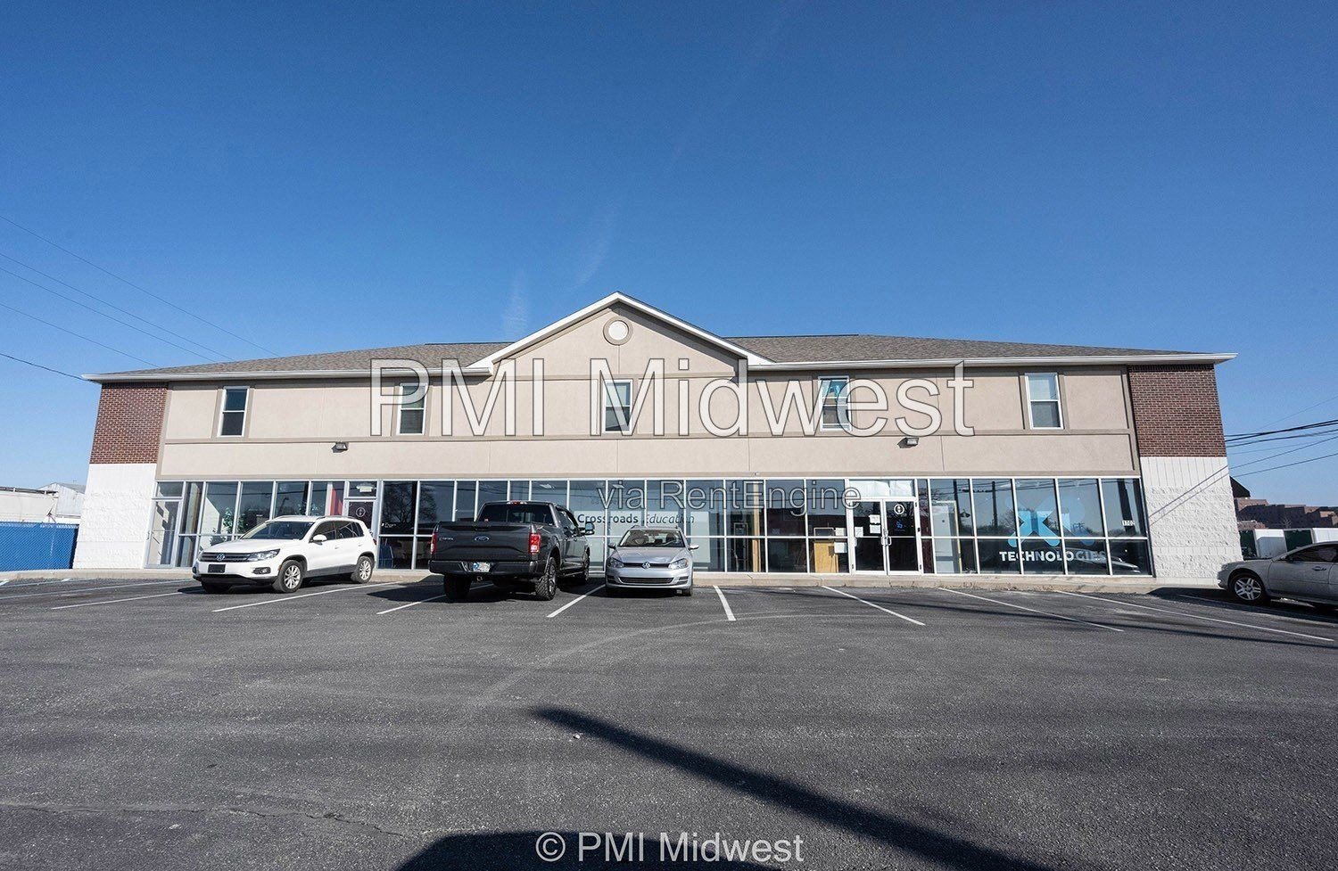 Modern Studio Apartment in Prime Location! property image