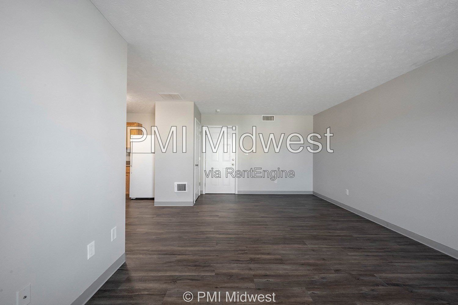 Modern Studio Apartment in Prime Location! property image