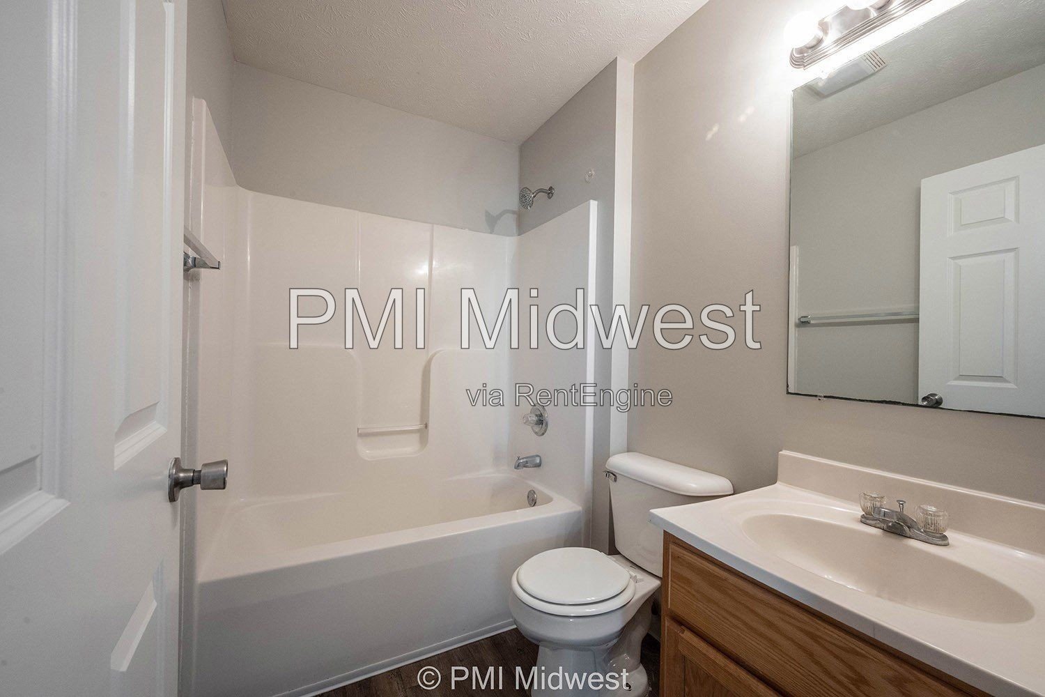 Modern Studio Apartment in Prime Location! property image