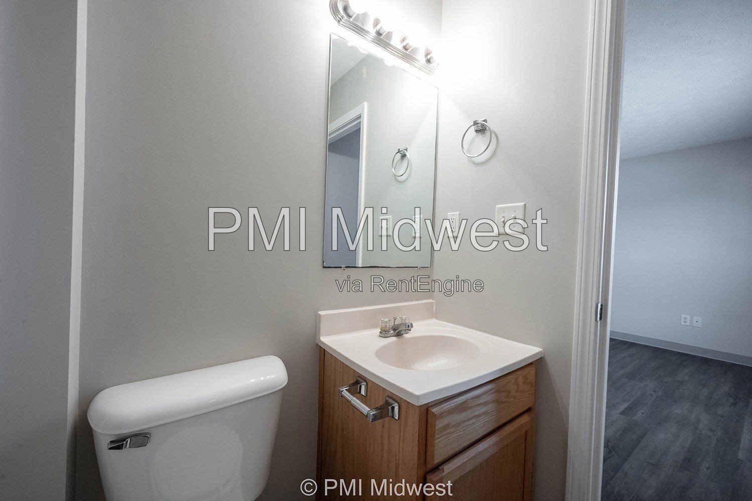 Modern Studio Apartment in Prime Location! property image