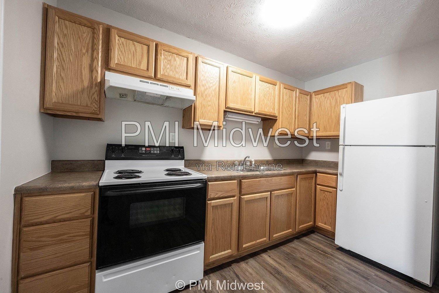 Modern Studio Apartment in Prime Location! property image