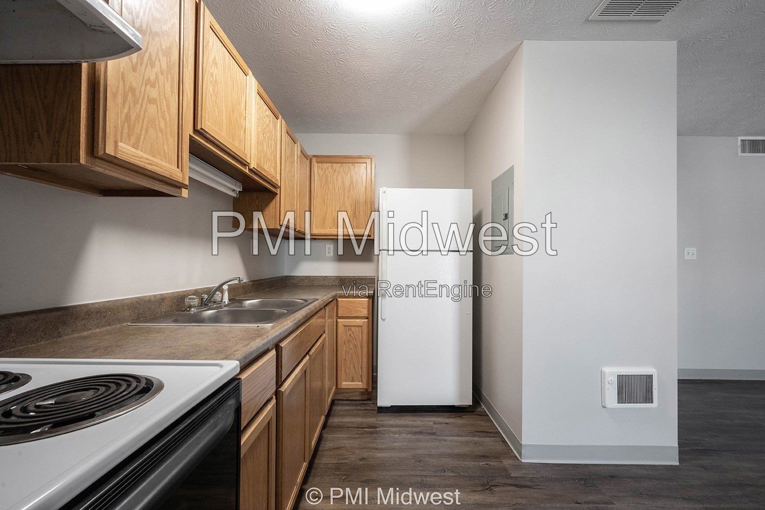 Modern Studio Apartment in Prime Location! property image