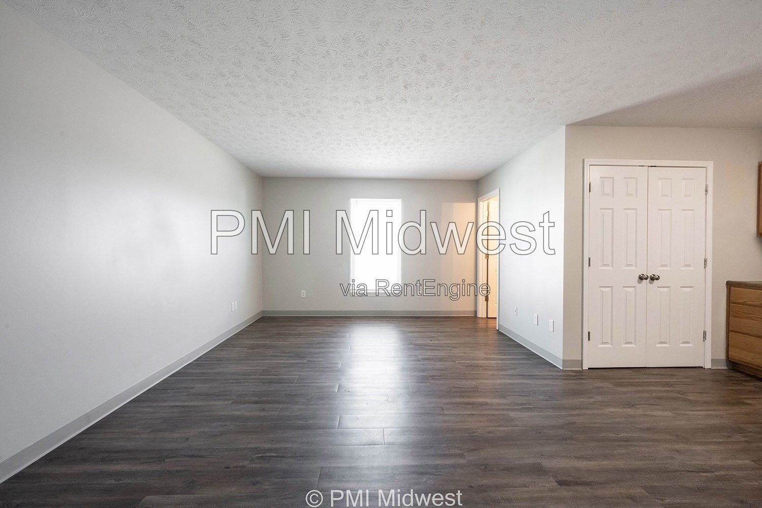 Modern Studio Apartment in Prime Location! property image