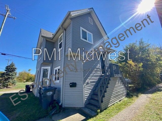 Gorgeous 3 Bedroom 1 Bathroom Victorian Apartment in Franklin Township! property image