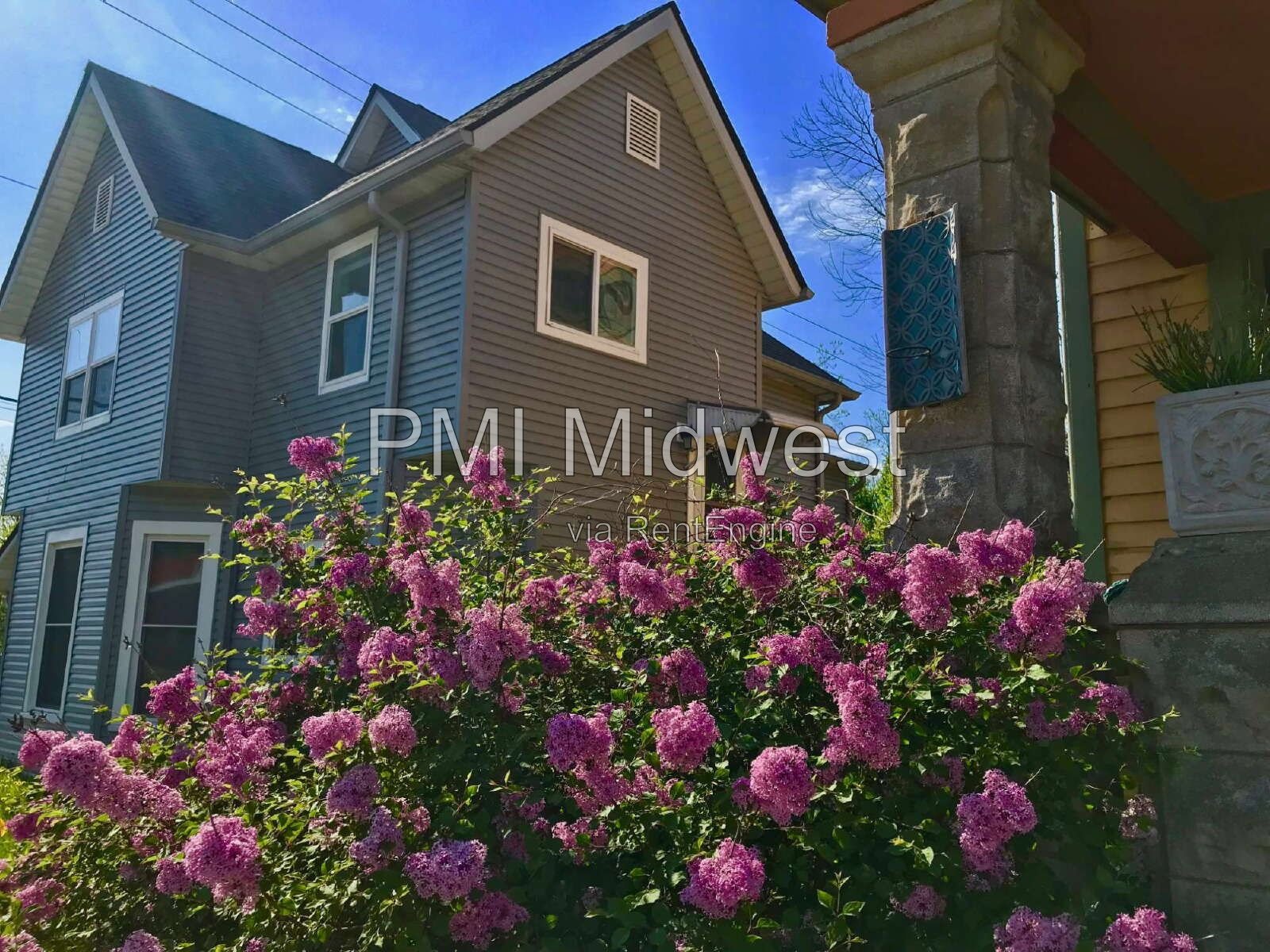Gorgeous 3 Bedroom 1 Bathroom Victorian Apartment in Franklin Township! property image