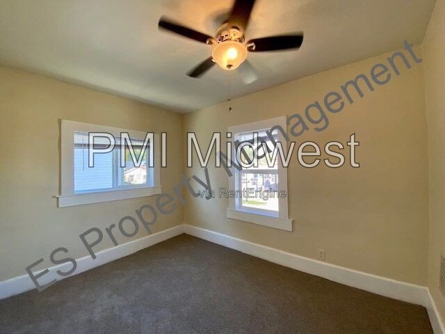 Gorgeous 3 Bedroom 1 Bathroom Victorian Apartment in Franklin Township! property image