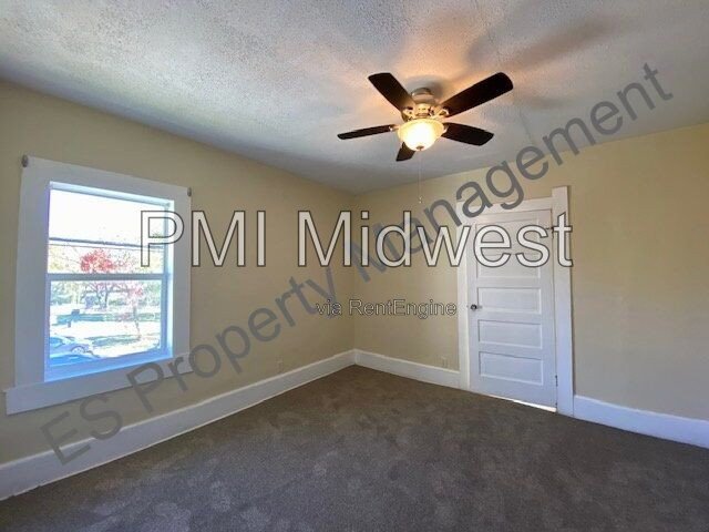 Gorgeous 3 Bedroom 1 Bathroom Victorian Apartment in Franklin Township! property image