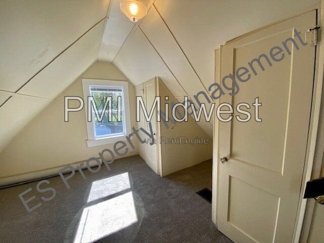 Gorgeous 3 Bedroom 1 Bathroom Victorian Apartment in Franklin Township! property image