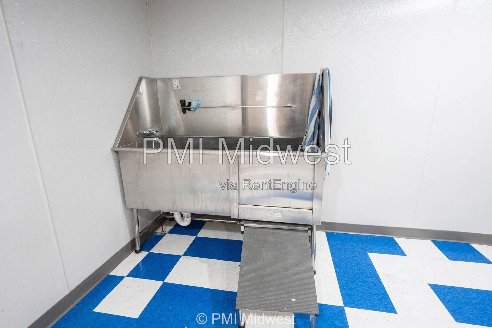 Chic Studio Living: Cozy 318 Sq Ft Gem in Vibrant Indianapolis! property image