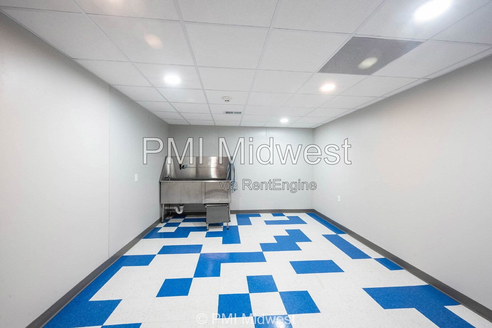 Chic Studio Living: Cozy 318 Sq Ft Gem in Vibrant Indianapolis! property image
