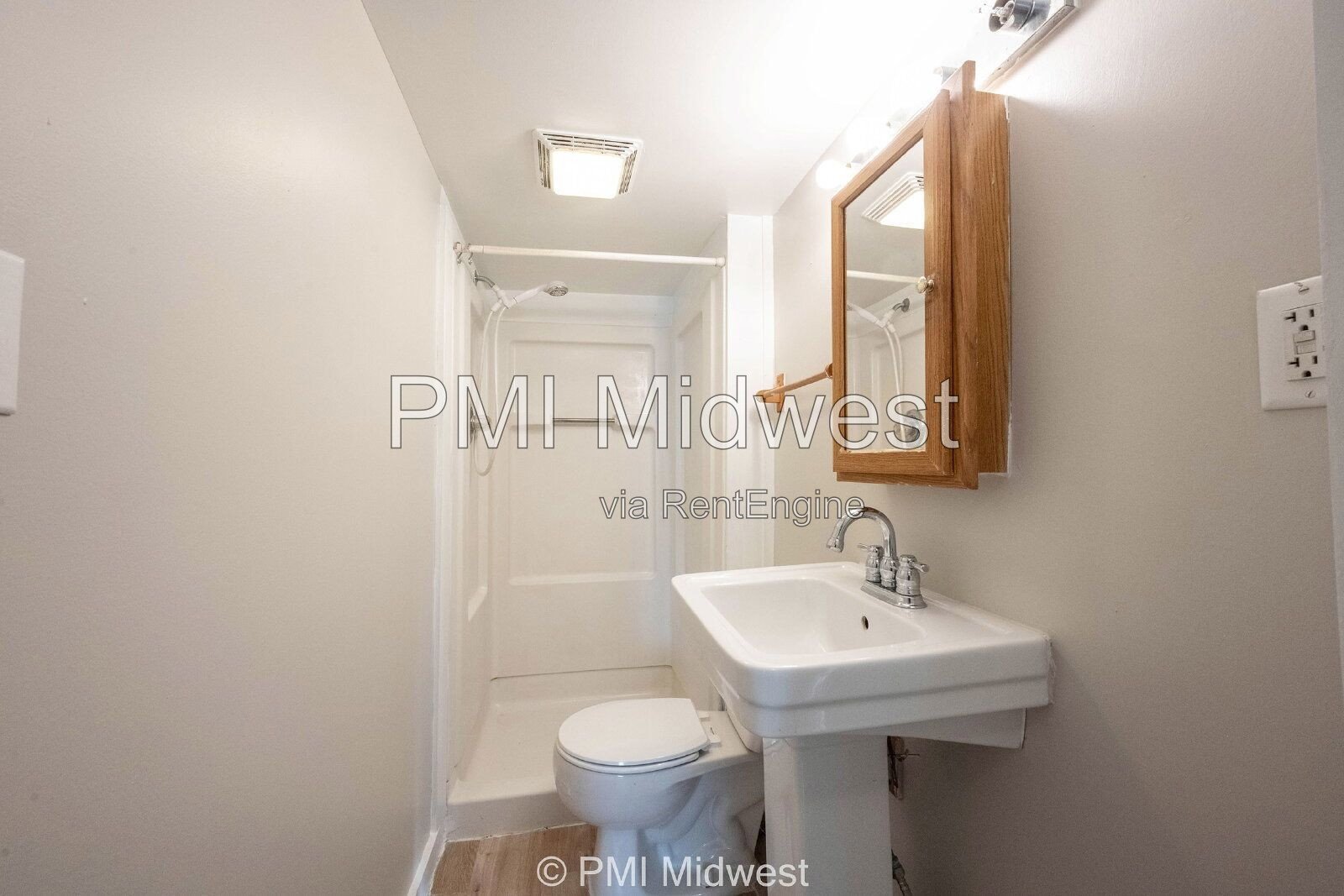 Charming 1-Bedroom Duplex with Modern Amenities in Mooresville! property image