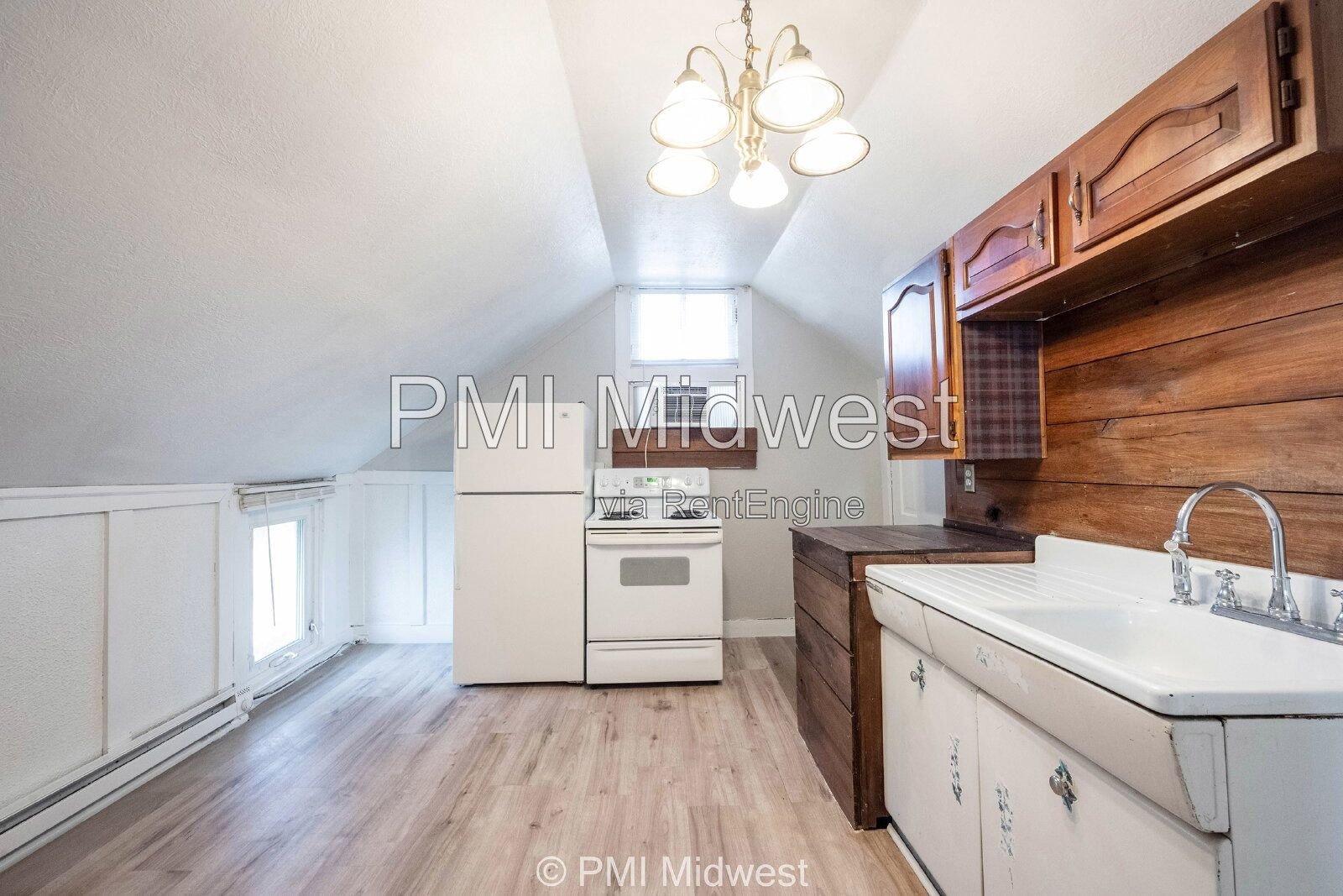 Charming 1-Bedroom Duplex with Modern Amenities in Mooresville! property image