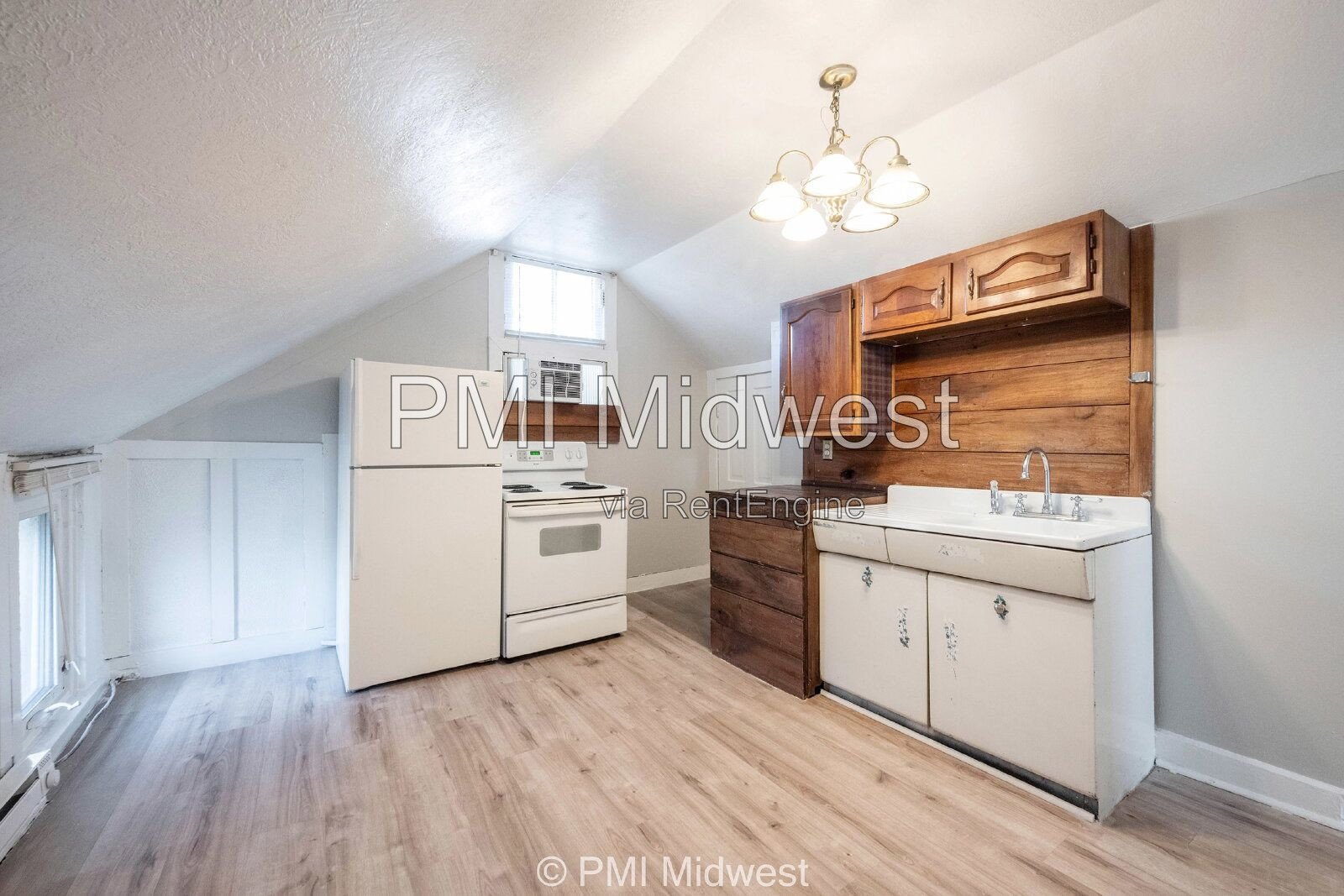 Charming 1-Bedroom Duplex with Modern Amenities in Mooresville! property image