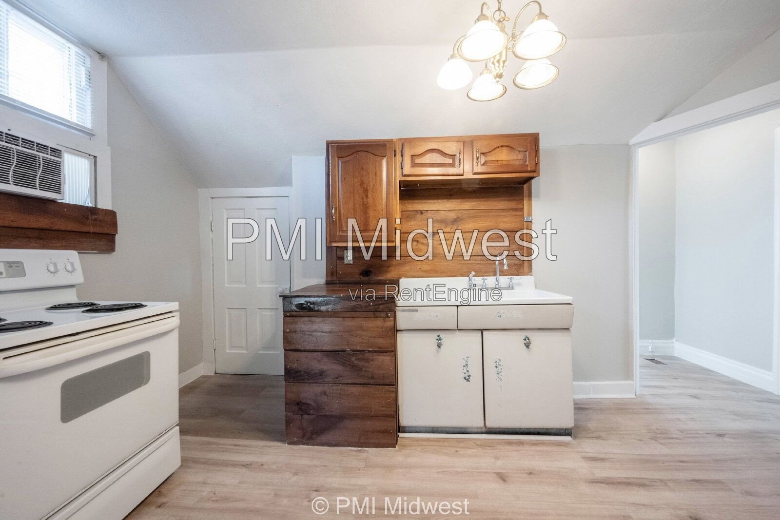 Charming 1-Bedroom Duplex with Modern Amenities in Mooresville! property image