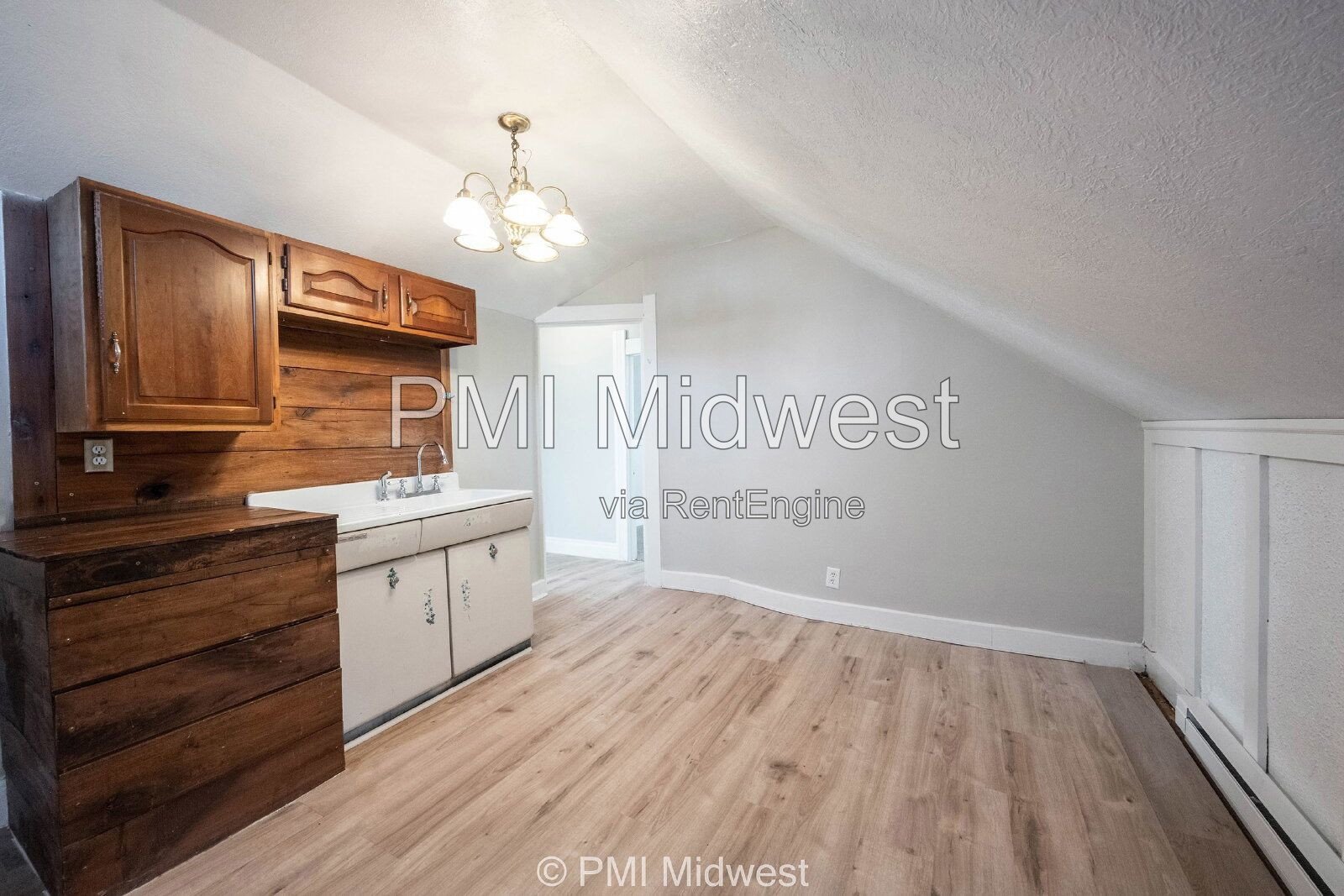 Charming 1-Bedroom Duplex with Modern Amenities in Mooresville! property image