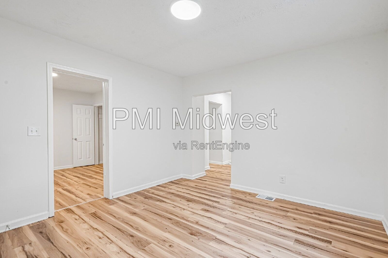 Charming 3-Bedroom Indianapolis Home with Spacious Layout and Modern Amenities! property image
