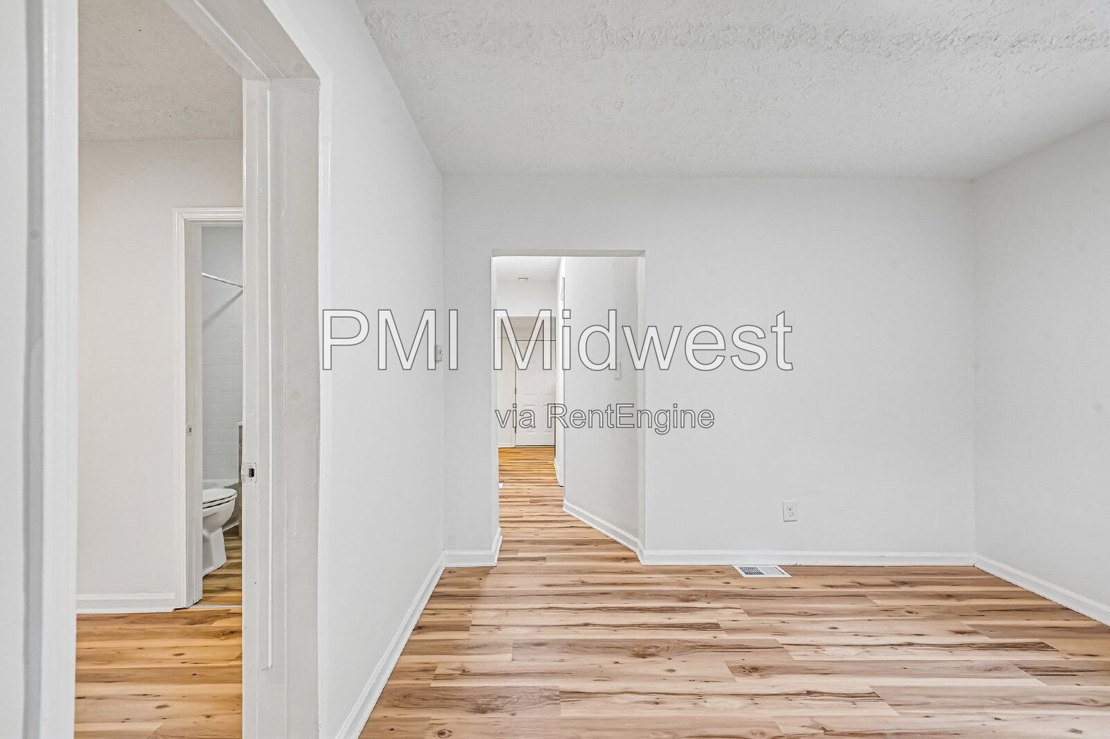 Charming 3-Bedroom Indianapolis Home with Spacious Layout and Modern Amenities! property image