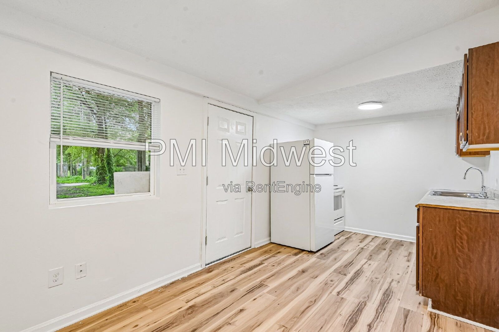 Charming 3-Bedroom Indianapolis Home with Spacious Layout and Modern Amenities! property image