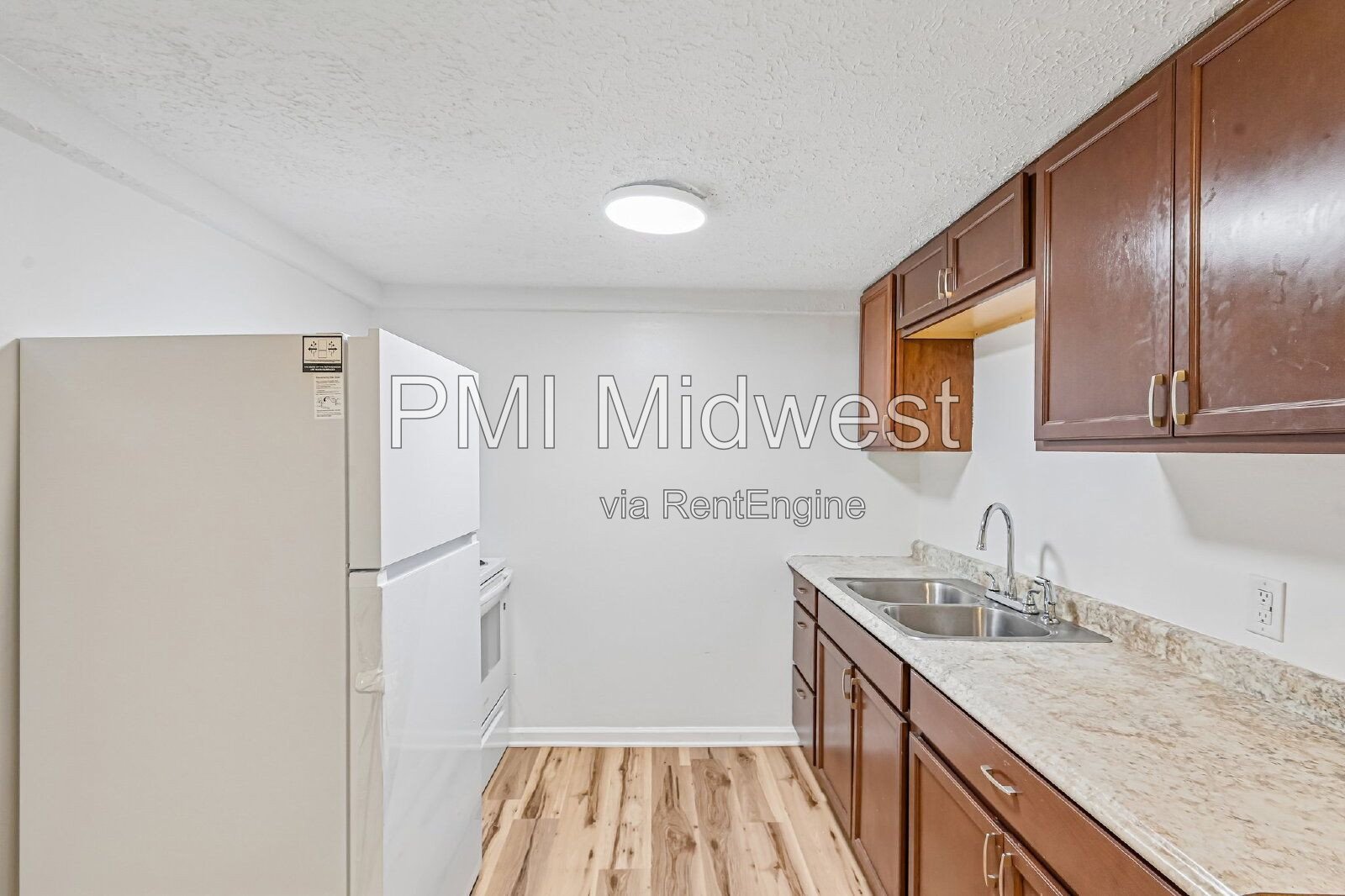 Charming 3-Bedroom Indianapolis Home with Spacious Layout and Modern Amenities! property image