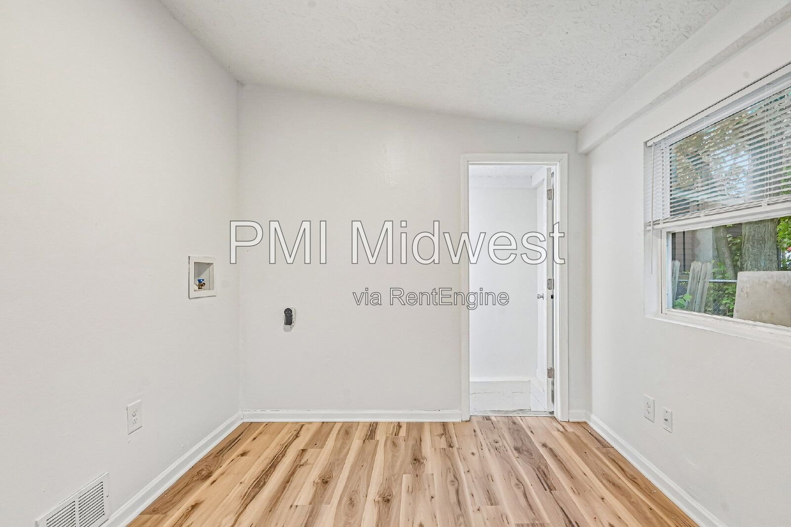 Charming 3-Bedroom Indianapolis Home with Spacious Layout and Modern Amenities! property image